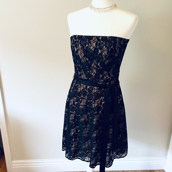 LOFT Elegant Black Lace Overlay Strapless Fit and Flare Cocktail Dress - Size 2P - Picture 10 of 14